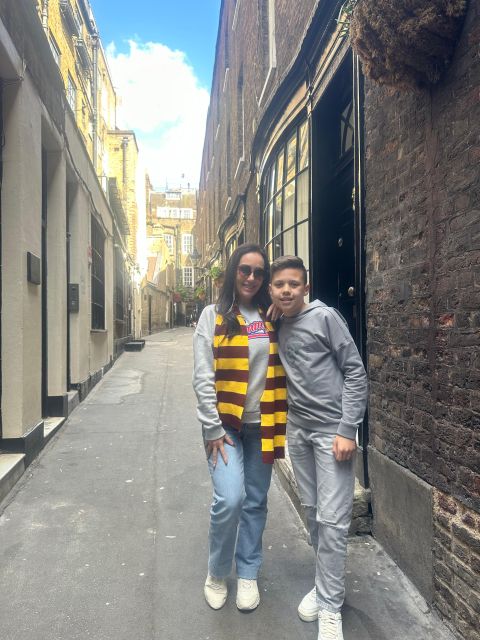 London: Harry Potter Black Cab Tour with Hotel Pick Up - Chinatown, Leicester Square, and House of Spells