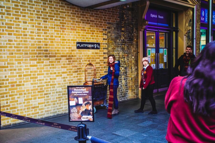 London: Harry Potter Movies Walking Tour (Kids Go Free) - House of Spells and the first shopping stop