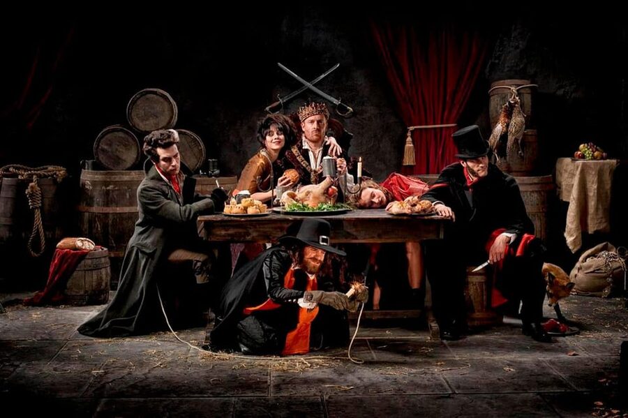 London: Harry Potter Tour & The London Dungeons Tour - Goodwin’s Court and the first Tube journey