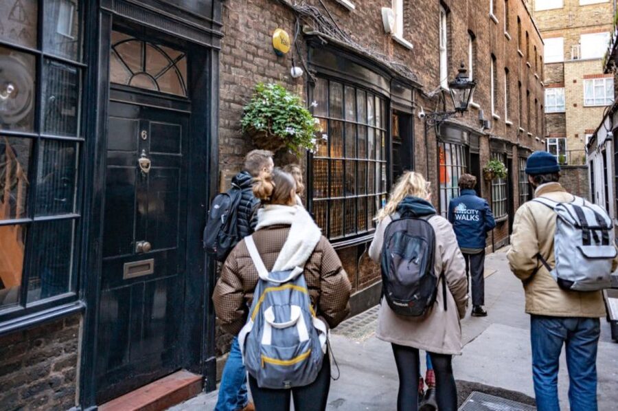London: Harry Potter Walk, Hop-on Hop-off Bus Tour & Cruise - Who should book this experience?