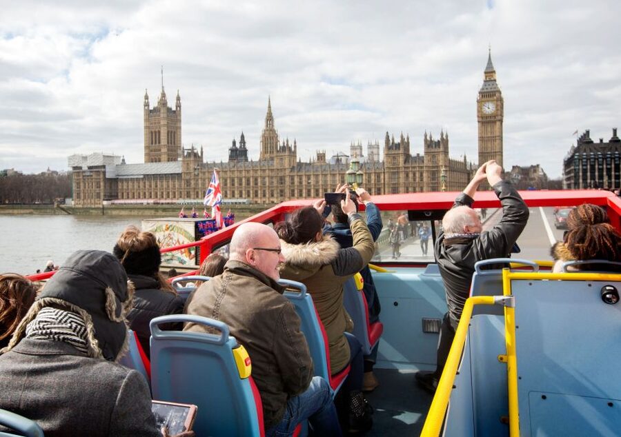 London: Harry Potter Walk, Hop-on Hop-off Bus Tour & Cruise - What the guides add to the Harry Potter experience
