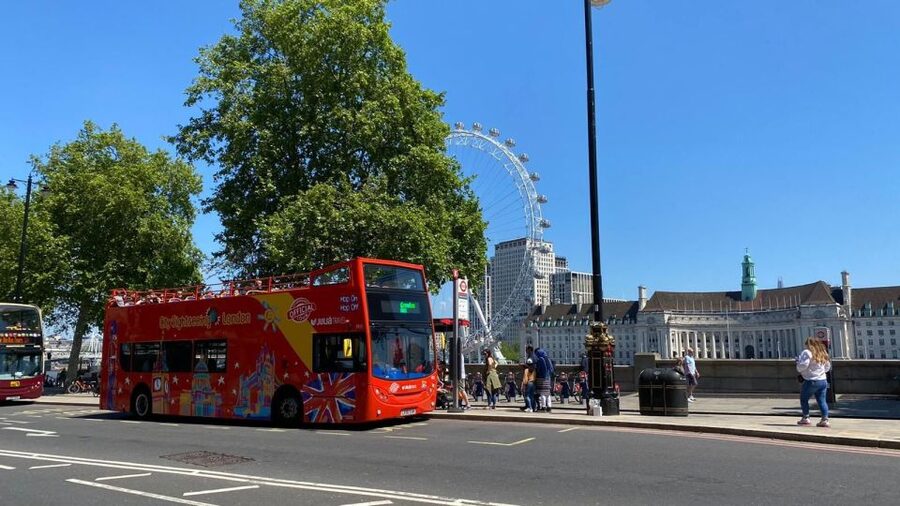 London: Harry Potter Walk, Hop-on Hop-off Bus Tour & Cruise - Using the open-top bus after the walk