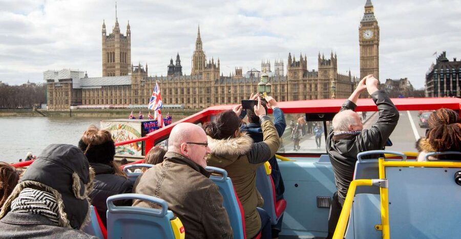 London: Harry Potter Walk, Hop-on Hop-off Bus Tour & Cruise - Taking the one-way Thames cruise