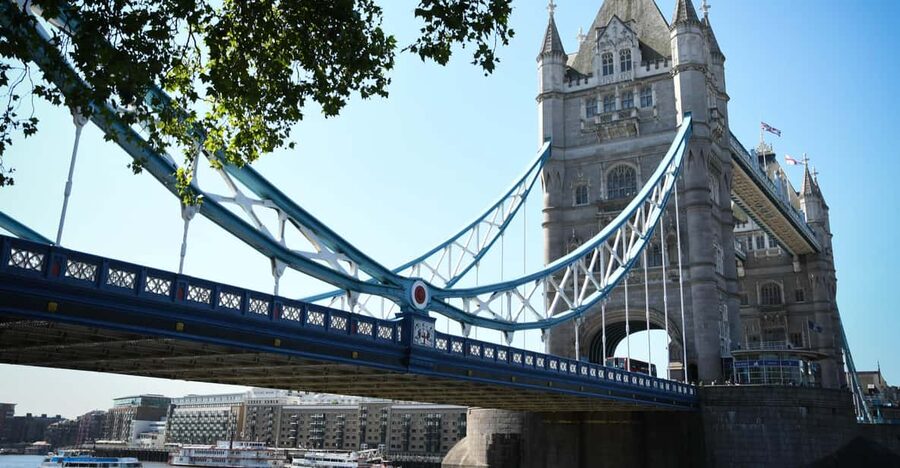London: Harry Potter Walking Tour and Tower Bridge Ticket - Borough Market and London Bridge