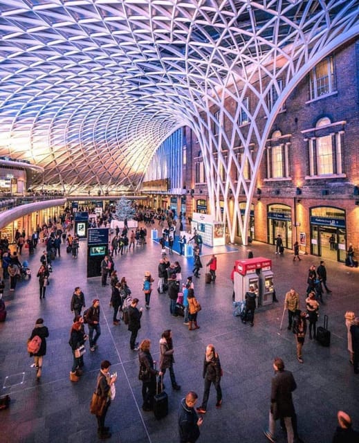 London: Harry Potter Walking Tour & the London Dungeons - House of Spells adds time for Potter shopping