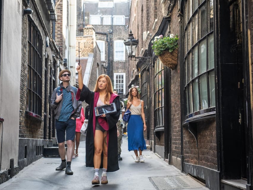 London: Harry Potter Walking Tour & the London Dungeons - Starting at King’s Cross and Platform 9 ¾