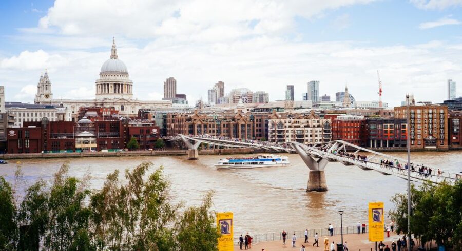 London: Harry Potter Walking Tour with Platform 9 3/4 - House of MinaLima: the best indoor pause