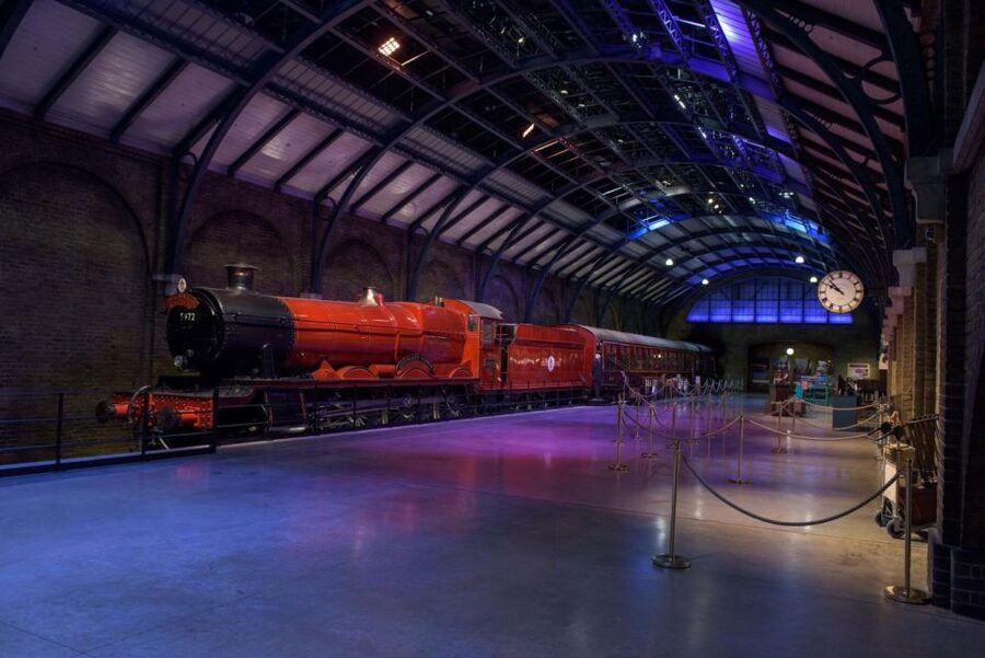 London: Harry Potter Warner Bros. Studio Tour with Transfer - Entering the Great Hall