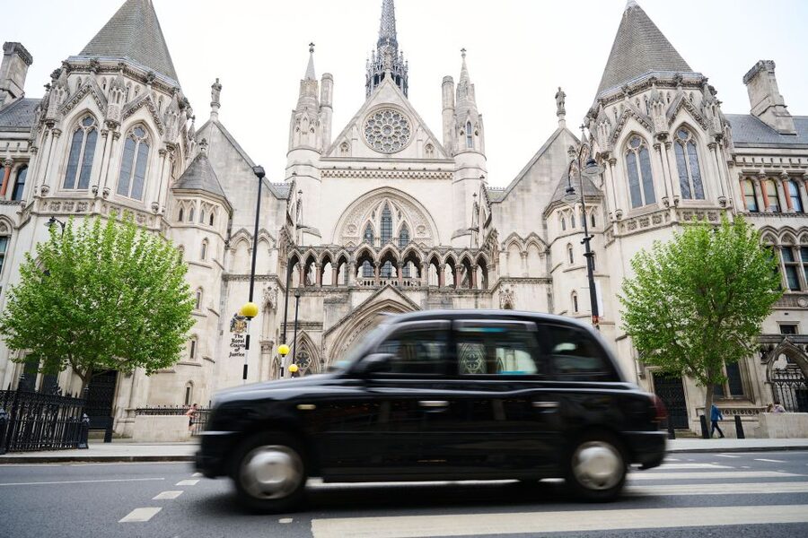 London: Historic Pubs, British Ales & Classic Dishes - Timing, group size, and practical value