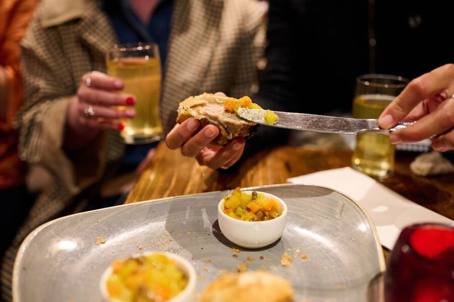 London: Historic Pubs, British Ales & Classic Dishes - Starting at St Andrew Holborn Garden