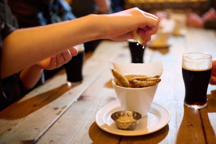 London: Historic Pubs, British Ales & Classic Dishes - Ye Olde Cheshire Cheese after the Great Fire