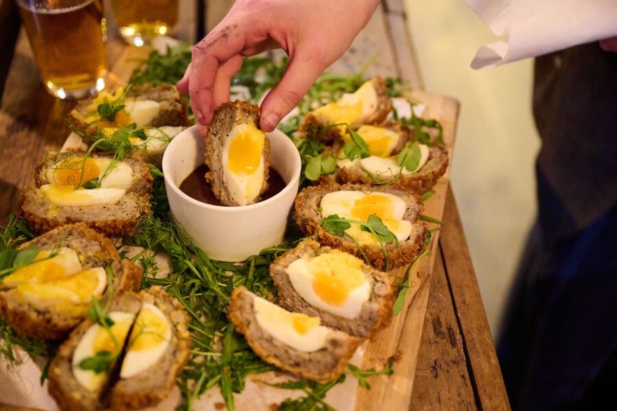 London: Historic Pubs, British Ales & Classic Dishes - What you actually eat and drink