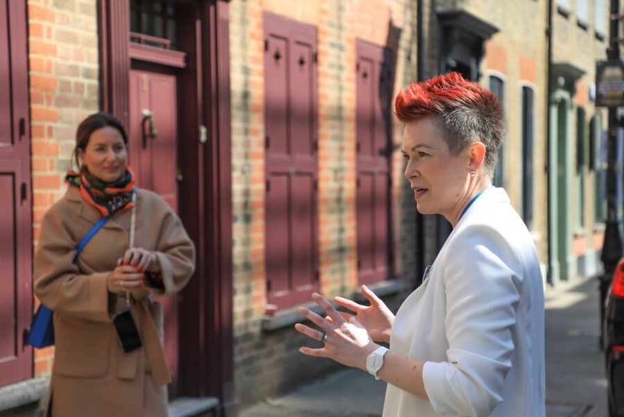 London: Historic Spitalfields Walk - A charnel house and the problem of too many graves