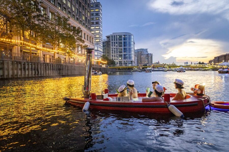 London: Hot Tub Boat Guided Historical Docklands Cruise - What the Docklands setting adds