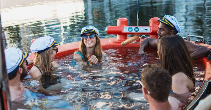 London: Hot Tub Boat Guided Historical Docklands Cruise - Practical tips for a smoother trip