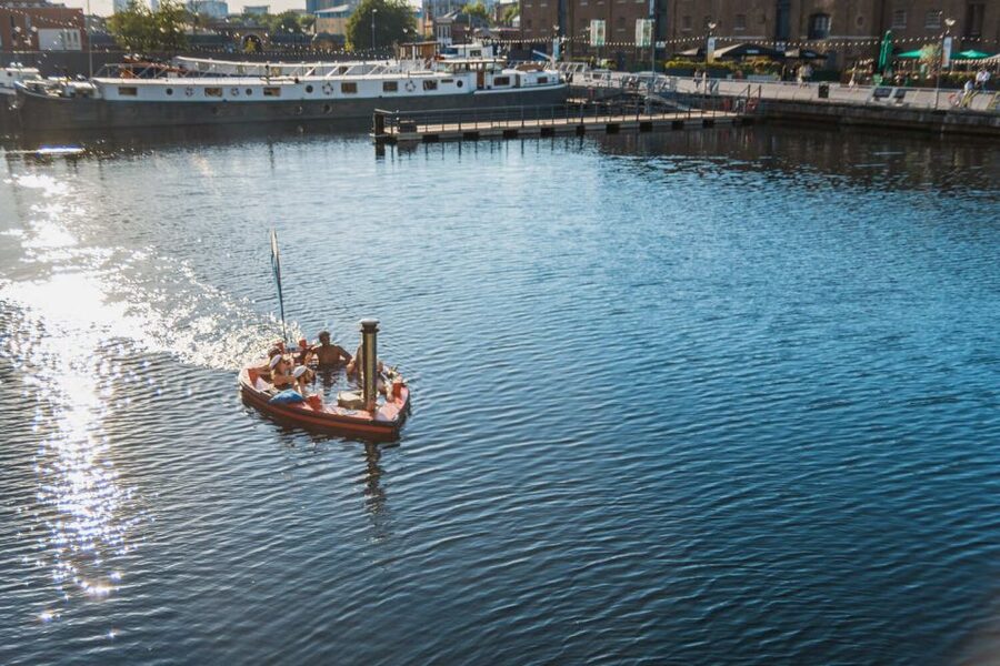 London: Hot Tub Boat Guided Historical Docklands Cruise - Meeting the boat at Skuna Boats