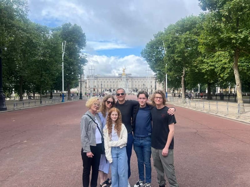 London: Iconic London Taxi Tour - Private 3 hour tour - Themes that let you shape the route