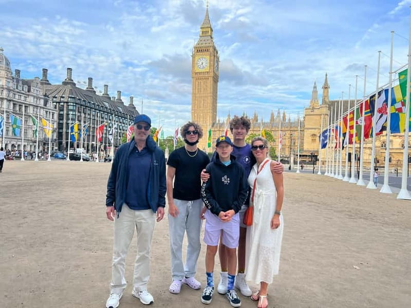 London: Iconic London Taxi Tour - Private 3 hour tour - The Tower of London and the River Thames