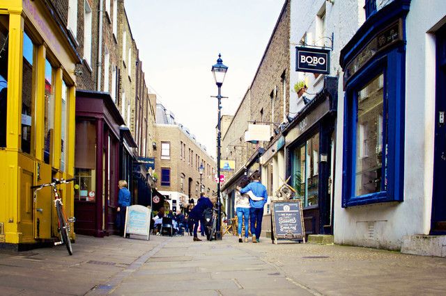 London: Islington’s Wine Sampling Tour with a Local - What the private format really adds