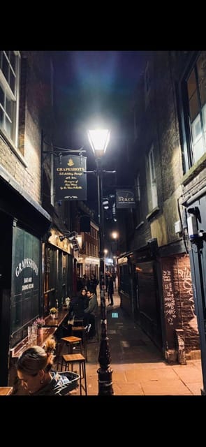 London: Jack the Ripper Guided Walking Tour - Documents, forensic evidence, and Edwards’s theory