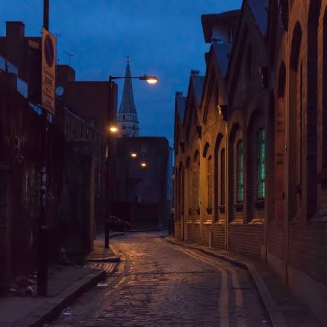 London: Jack The Ripper Most Amazing Guided Walking Tour - The guide’s role in an unsolved mystery