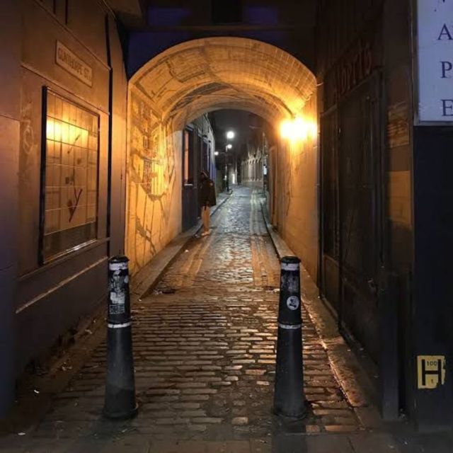 London: Jack The Ripper Most Amazing Guided Walking Tour - What the evening atmosphere adds