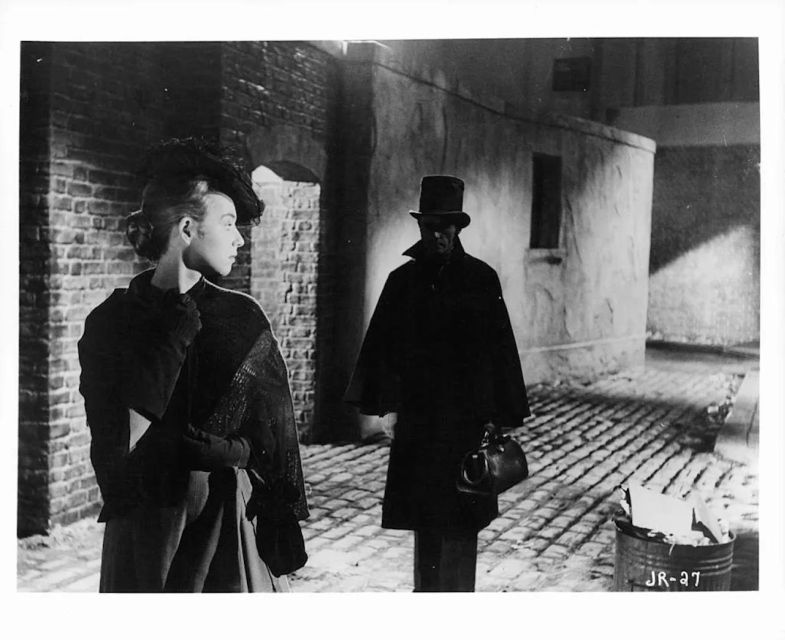 London: Jack the Ripper Small Group Tour - Spitalfields, where old streets meet modern London