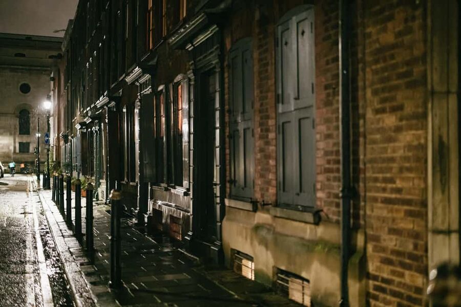 London: Jack the Ripper Tour - Two hours on foot: what the pace means