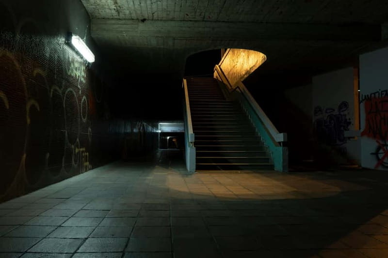 London: Jack the Ripper Tour and Underground Prison in Spanish - Spitalfields, Whitechapel, and the Ten Bells area
