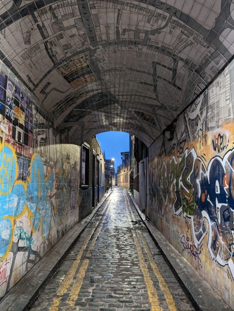London: Jack the Ripper Tour in Spanish - Saint Botolph Without Aldgate and Mitre Square