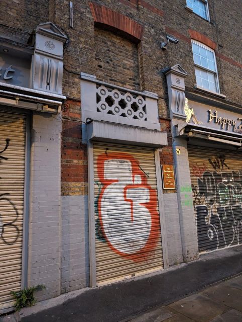 London: Jack the Ripper Tour in Spanish - Goulston Street and the mystery at the center