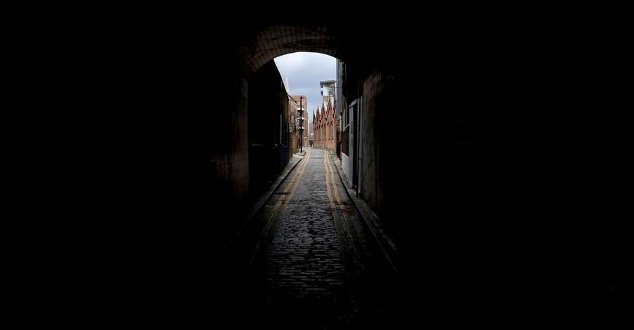 London: Jack the Ripper tour in Spanish (RLA Winner) - Starting beside St Mary’s Whitechapel Church
