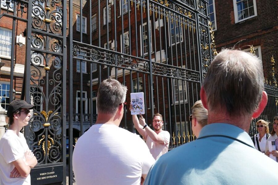 London: James Bond Filming Locations Bus Tour - The World Is Not Enough and the traffic wardens