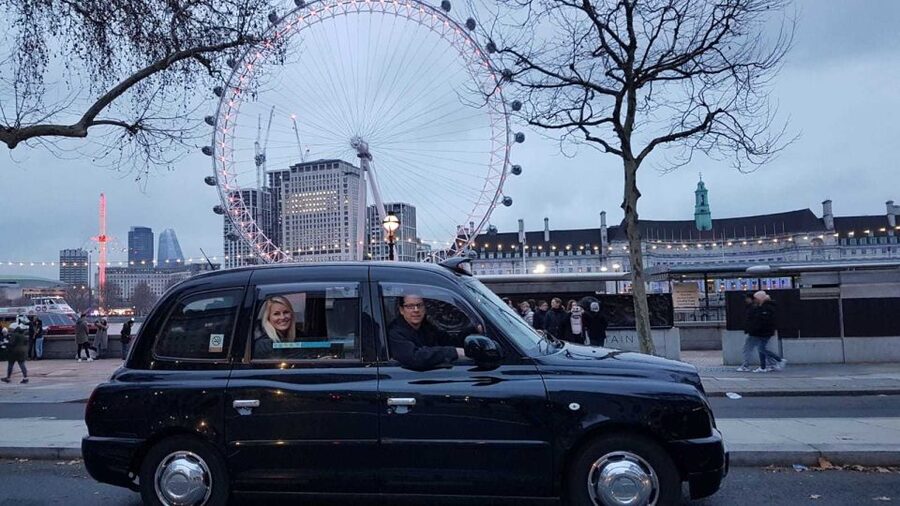 London: James Bond Shooting Locations Tour by Black Taxi - Ian Fleming’s London and Bond’s personal style