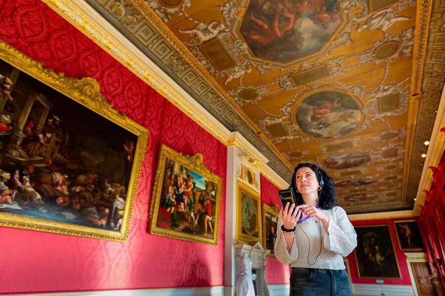 London: Kensington Palace Tour, Guard Change & Afternoon Tea - Hyde Park and Kensington Gardens on foot