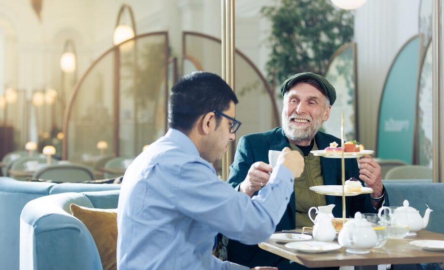 London: Kensington Palace Tour, Guard Change & Afternoon Tea - Who should book this royal London experience?