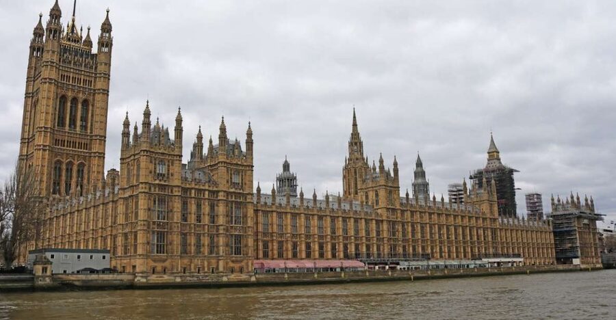 London: Kew to Westminster River Thames Cruise - Passing Putney, Wandsworth, and the Oxford and Cambridge boat race route