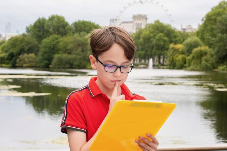 London: Kids Activity Tour in German - Key Details At A Glance