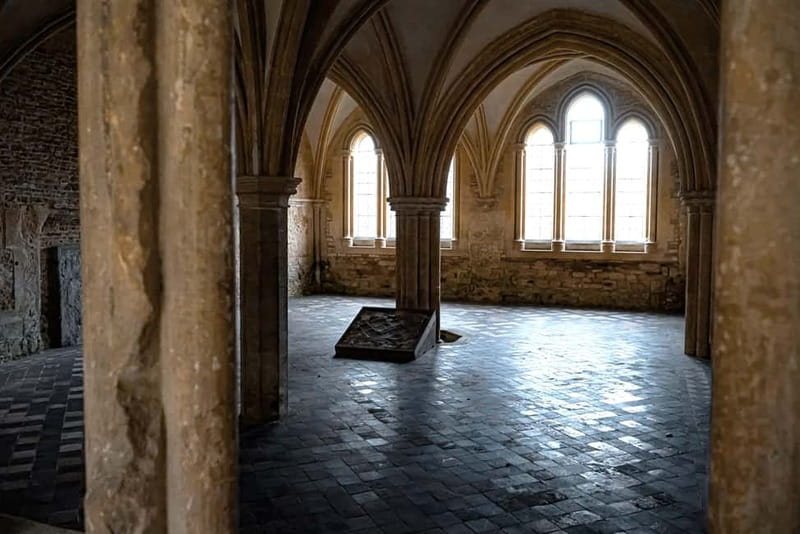 London: Lacock & The Cotswolds Harry Potter Small Group Tour - Three hours back to Victoria Station