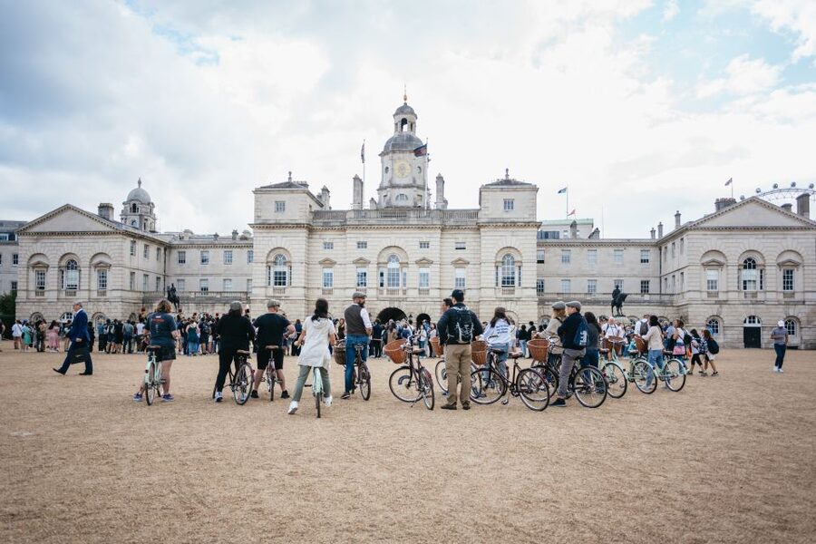 London: Landmarks & Secrets Bike Tour with Pub & Street Art - Key points to know before you book