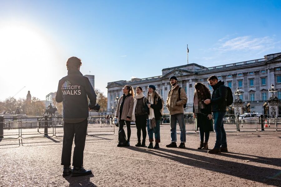 London: Landmarks Walking Tour & Harry Potter Walking Tour - Starting at Trafalgar Square with two London stories