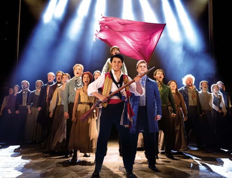 London: Les Misérables and 3-Course Meal & Sparkling Wine - Key points to know before booking