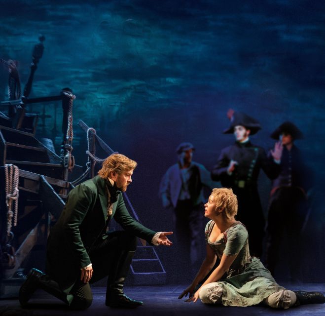 London: Les Misérables and 3-Course Meal & Sparkling Wine - Finding your seat before the 7:30 PM performance