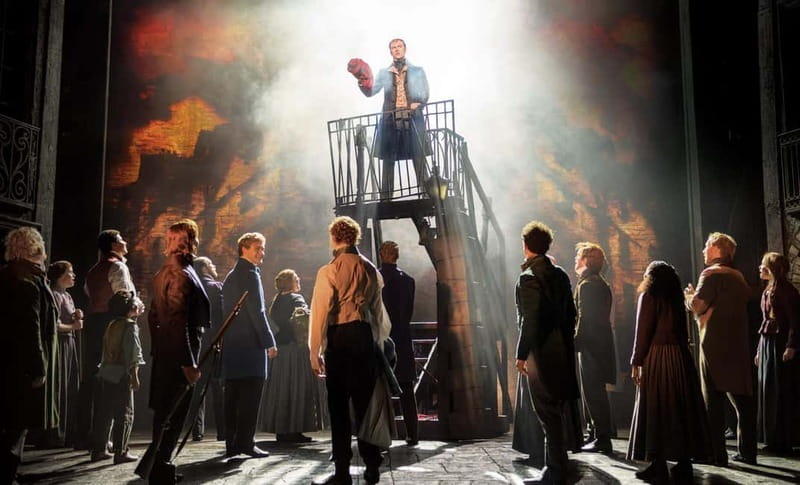 London: Les Misérables and 3-Course Meal & Sparkling Wine - The timing is convenient, but fixed
