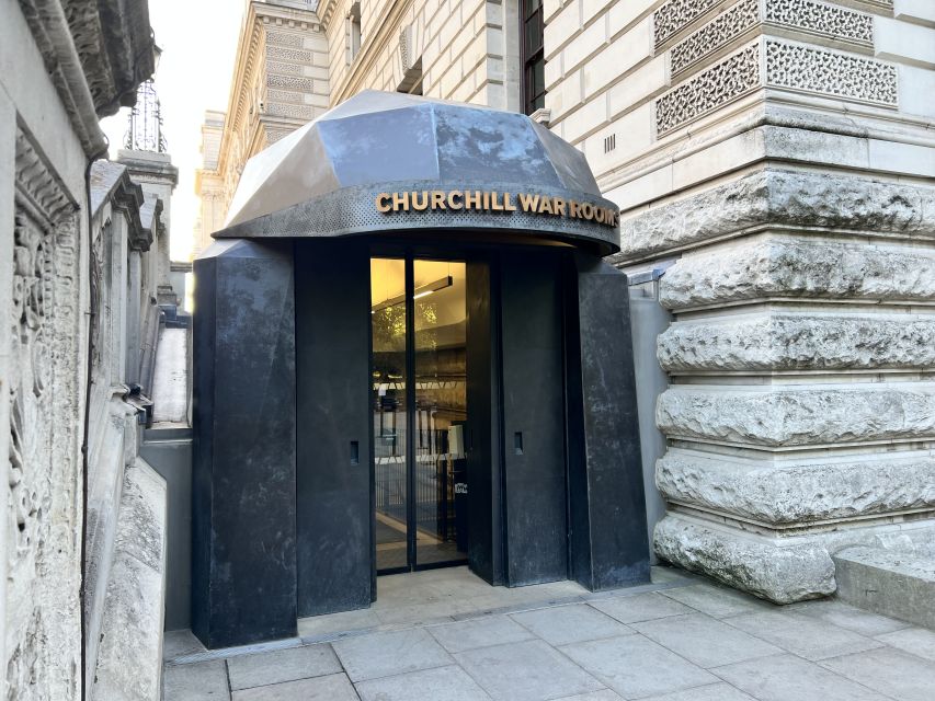 London: London in WW2 and Churchill War Rooms Entrance - Entering the Churchill War Rooms