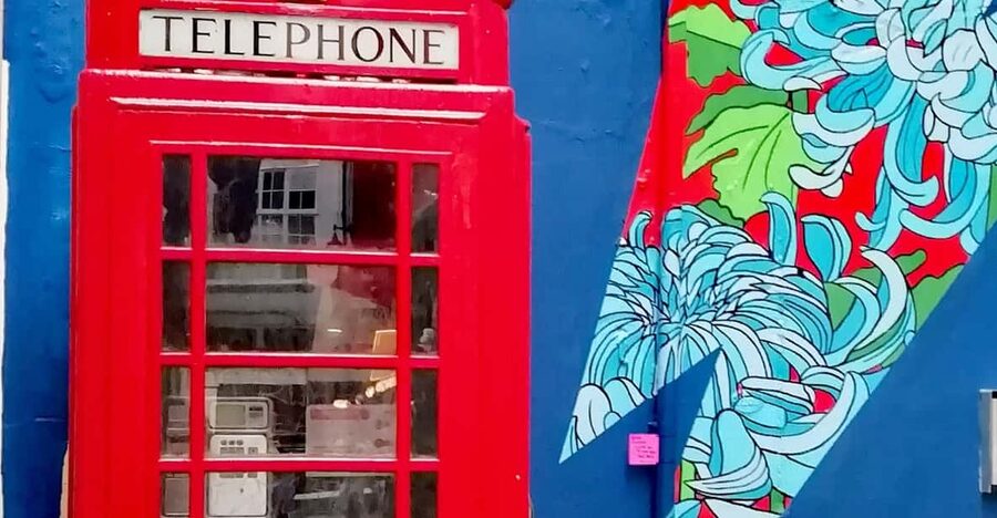 London: 'London Rocks!' Private Music Walking Tour in Soho - Carnaby Street and the clothes behind the sound