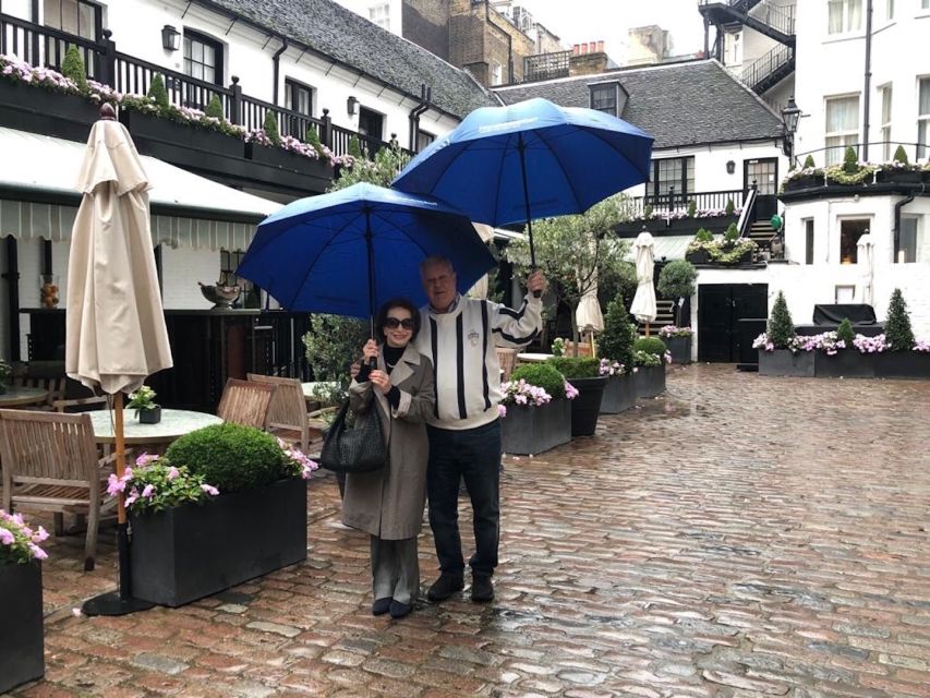 London: Monuments & Back Streets Guided Tour in Black Taxi - Why a black taxi is a smart way to see London