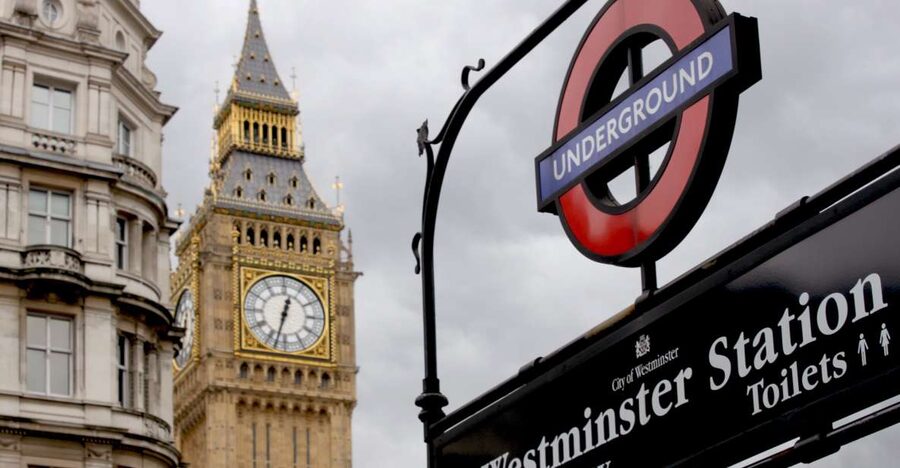 London Must-See 3 Hours Walking Tour - Piccadilly Circus and Waterloo Place