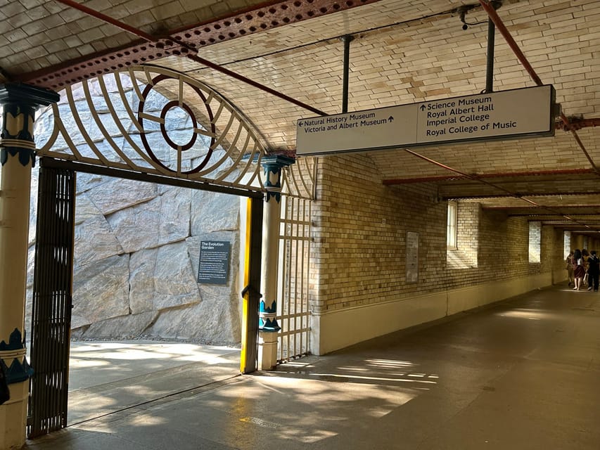 London: Natural History Museum Private Guided Tour - Timing, transport, and extra costs