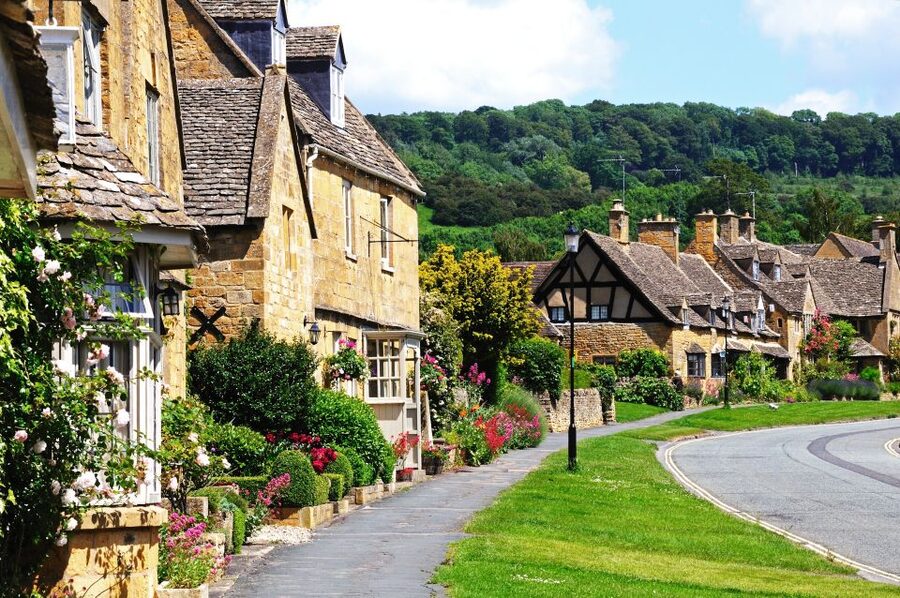 London: Oxford, Stratford, Cotswolds, and Warwick Day Trip - Who should book this day trip?